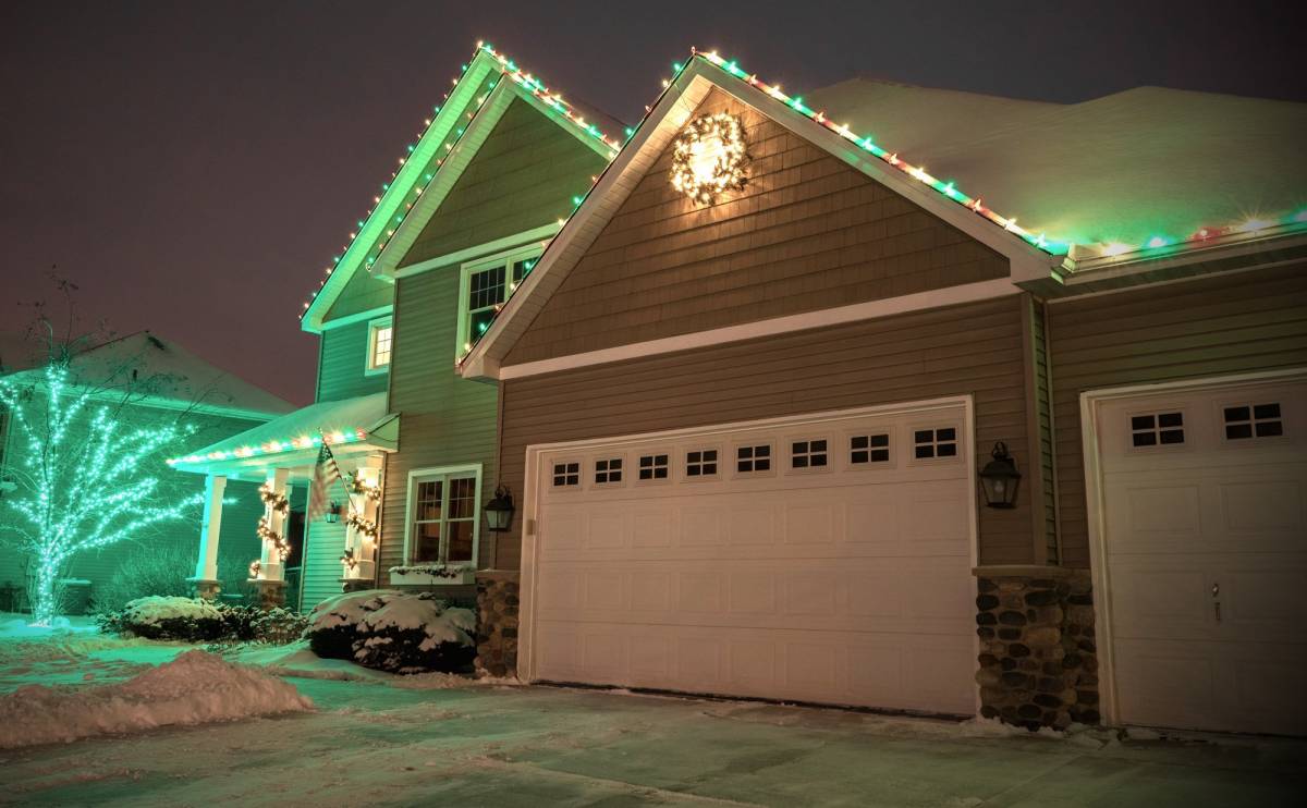 Roofline, wreath, and garland accents