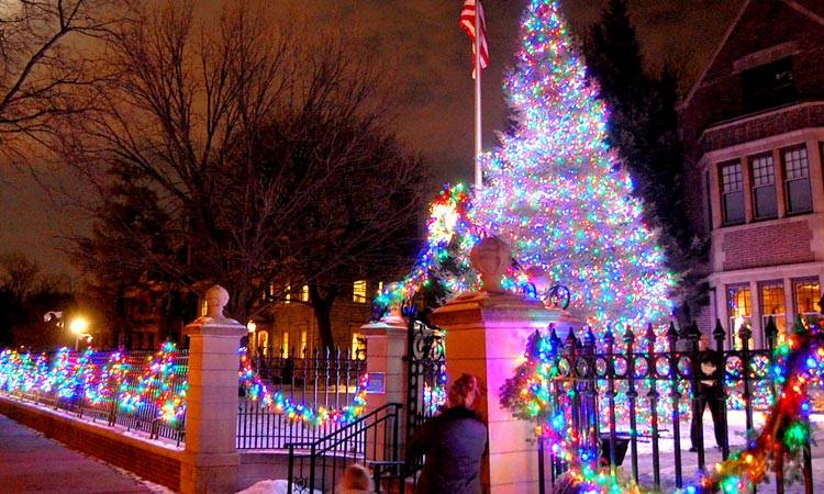 Holiday lights at the MN Governor's Mansion