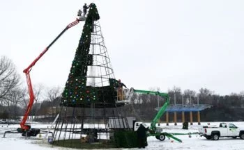 Removal of Christmas tree lighting for storage